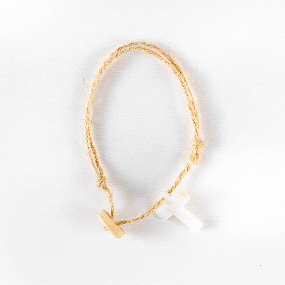 Μαρτυρικό βάπτισης βραχιόλι από τριχιά με σταυρό φιλντεσι και κουμπί ξύλινο