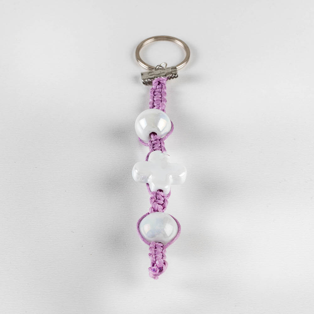 Μαρτυρικό βάπτισης μπρελόκ μακραμέ διακοσμημένο με πέρλες και σταυρό περλέ