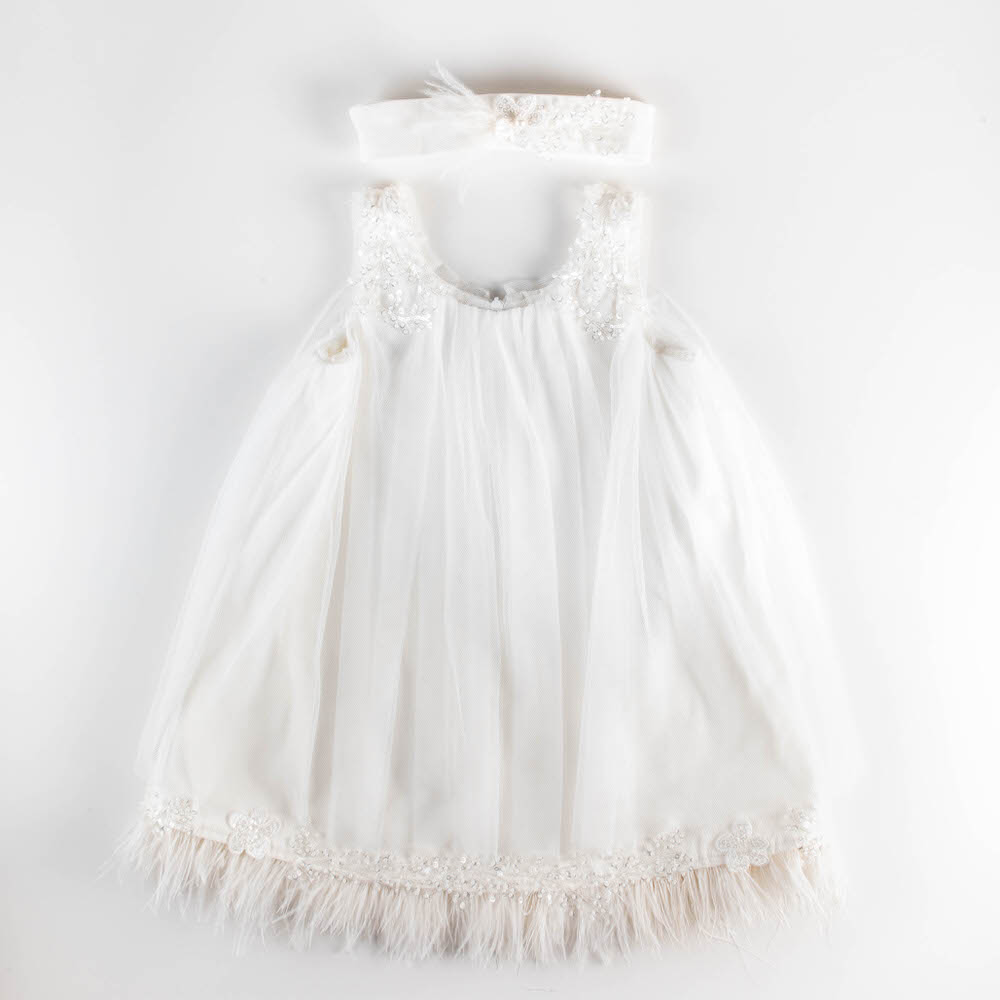 Φόρεμα λευκό με ζακάρ, τούλι και μαραμπού κρόσια