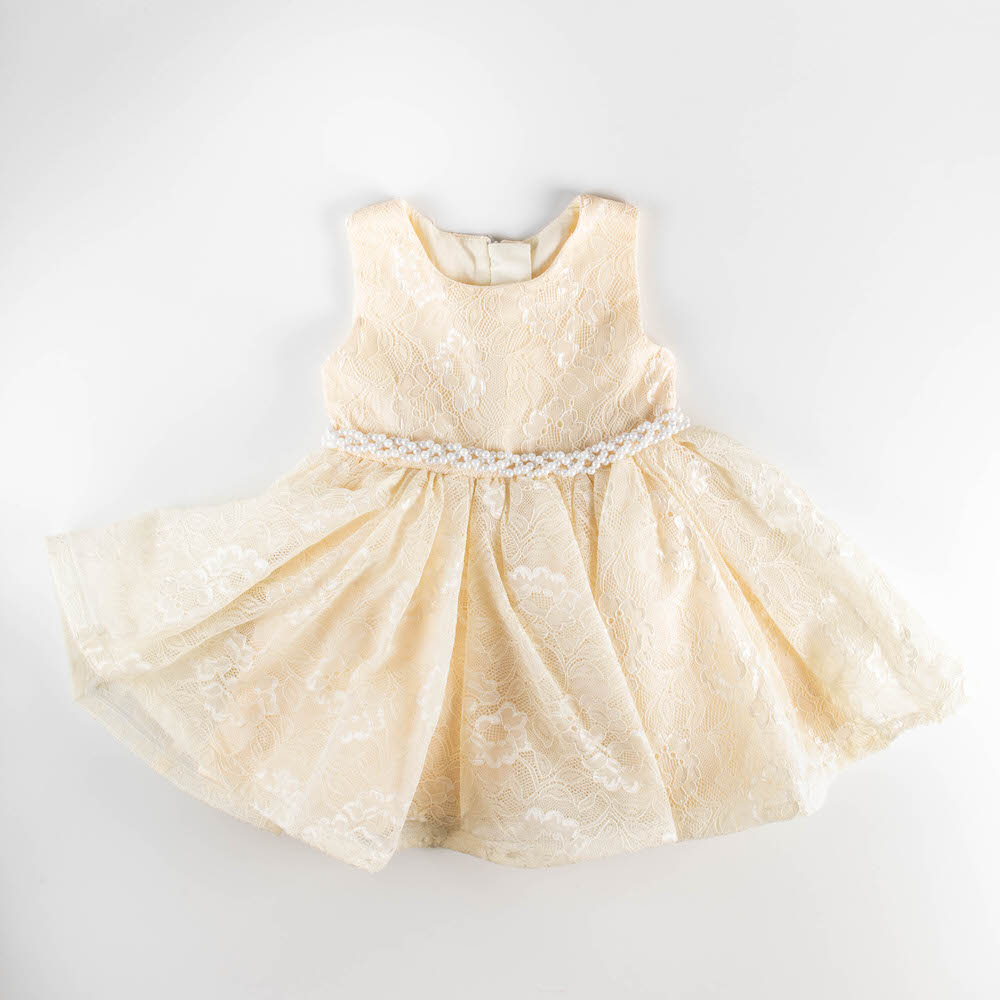 Φόρεμα εκρού δαντέλα με ζωνάκι από πέρλες