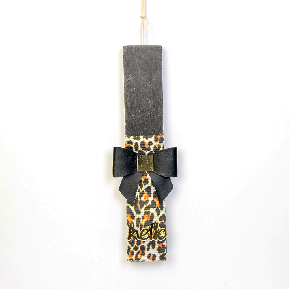 Λαμπάδα μαύρη με λεοπάρ και μήνυμα hello